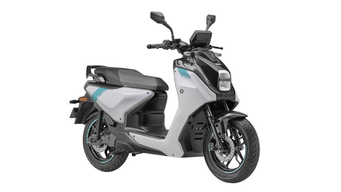 Array,Motor Listrik Yamaha EC06 Meluncur, Jarak Tempuh 160 Km