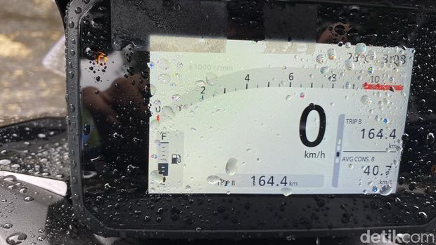 Array,Honda ADV 160 RoadSync Dipakai Touring 164 Kilometer, Segini Konsumsi BBM-nya