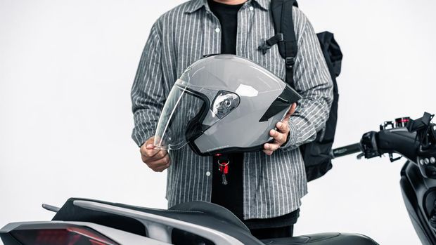 Array,RSV Bikin Helm 'Antigerah', Harganya Tak Sampai Rp 500 Ribu