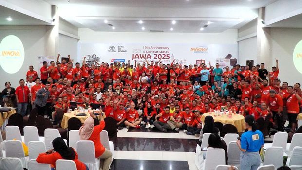Array,Ketika Innova Zenix Hybrid Diadu Irit, Ini Hasilnya