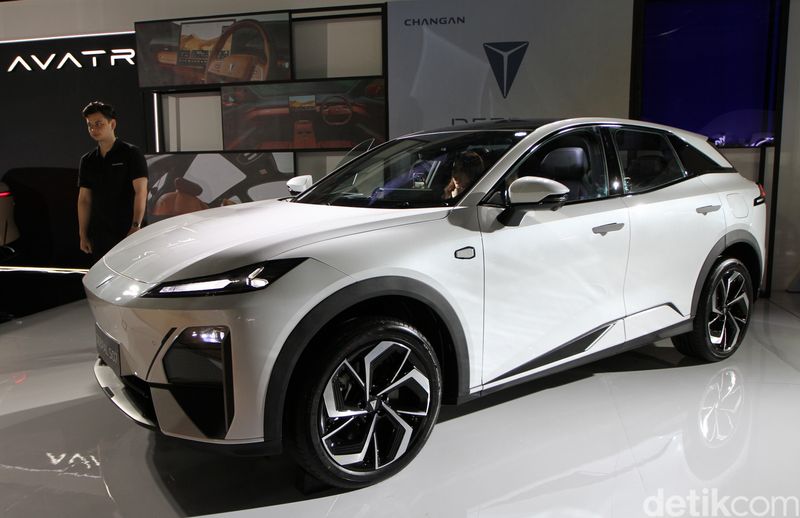 Array,Mengenal 2 Mobil Pertama Changan yang Meluncur di GJAW 2025
