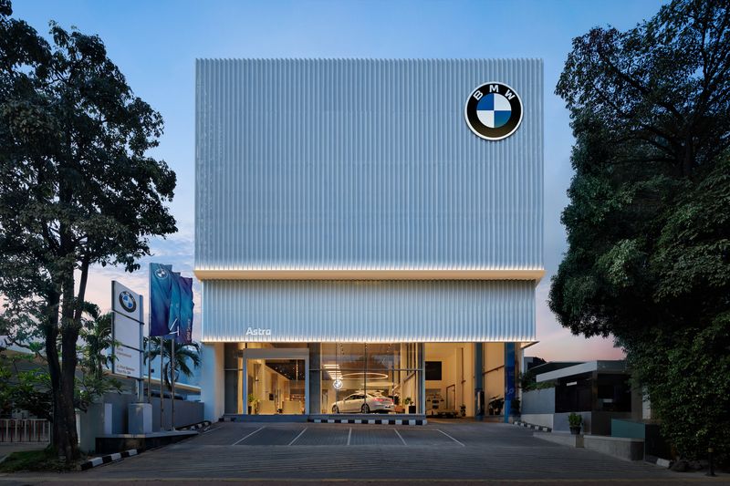 Array,Ini Dealer Baru BMW di Jakarta Utara yang Nggak Kayak Showroom Mobil Biasa