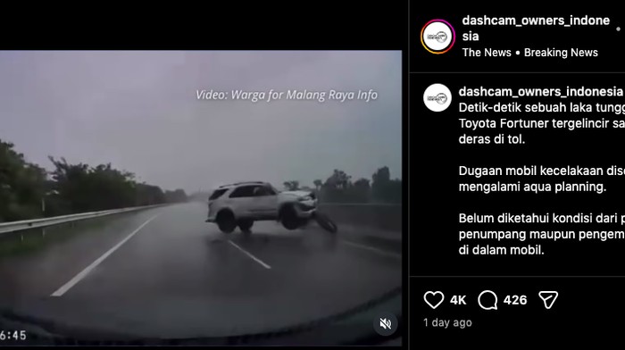 Array,Ngeri! Fortuner Melintir dan Berujung Terguling di Tol
