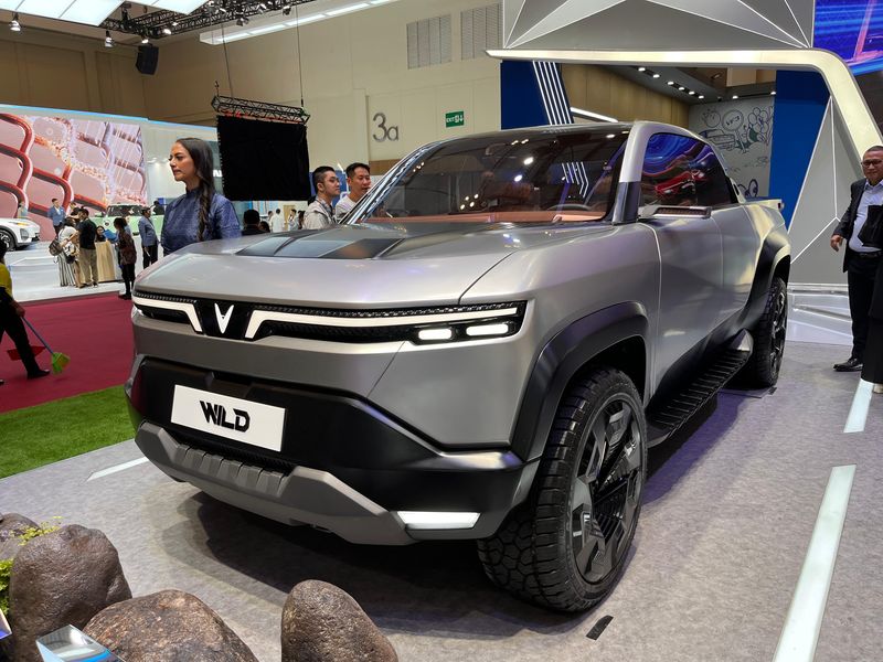 Array,VinFast Bawa MPV Listrik 7 Seater dan Pikap Double Cabin ke GJAW 2025