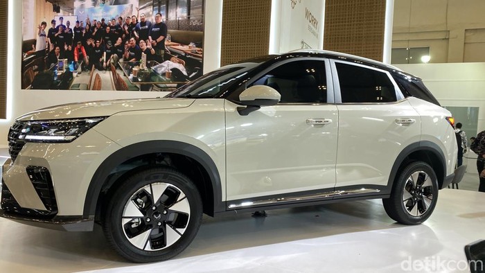 Array,Wuling Alvez Terbaru Meluncur di GJAW 2025