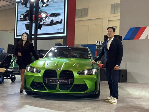 Array,Ngebut! BMW Pajang Seri M Terbaru di GJAW 2025