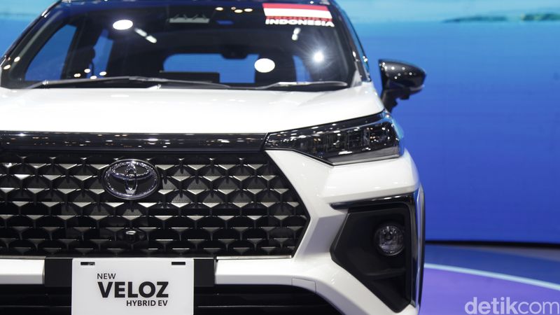 4 Mobil Hybrid di Bawah Rp 300 Juta, Pilih Mana Nih?, 1. Suzuki XL7 Hybrid, 2. Suzuki Ertiga Hybrid, 3. Daihatsu Rocky Hybrid, 4. Toyota Veloz Hybrid