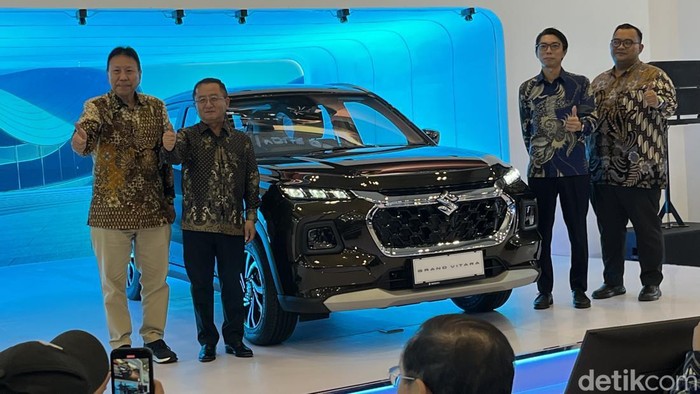 Array,Suzuki Grand Vitara Terbaru Meluncur di GJAW 2025, Harga Rp 416 Juta