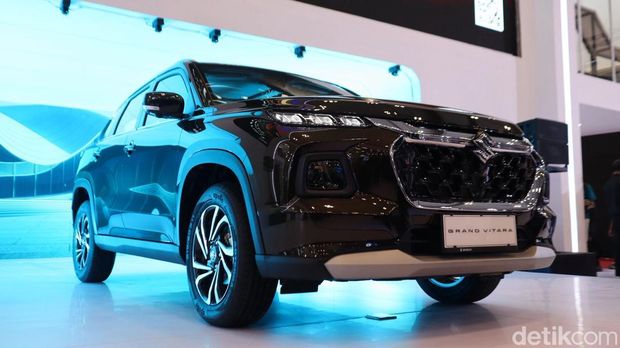 Array,Suzuki Targetkan Jual 1.600 Unit Mobil di GJAW 2025