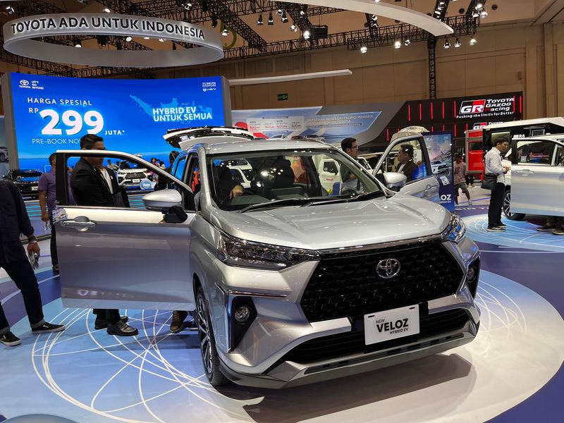 Array,Spesifikasi Toyota Veloz Hybrid Termurah yang Dijual Rp 299 Juta