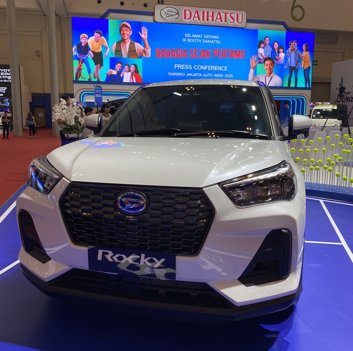 Array,Daihatsu Tawarkan Program Khusus buat yang Beli Rocky Hybrid di GJAW 2025