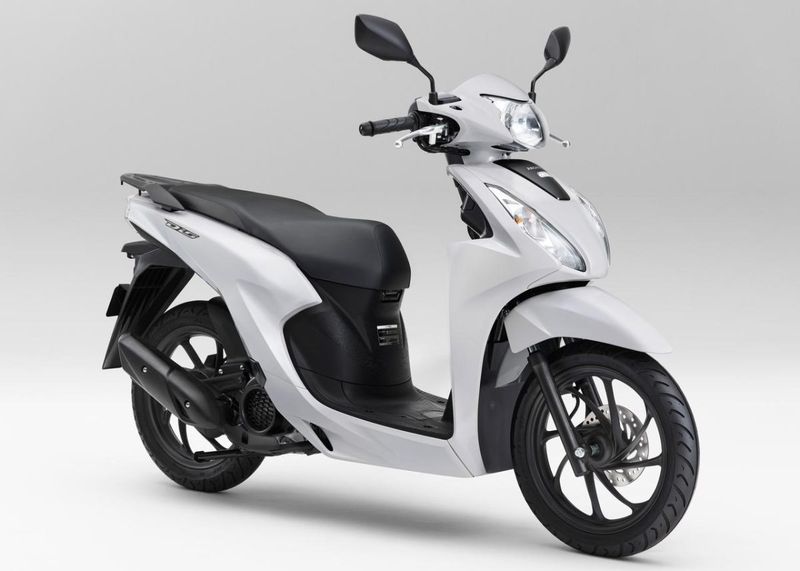 Array,Spesifikasi Skutik Terbaru Honda: Konsumsi BBM 56 Km/L, Harga Rp 20 Jutaan