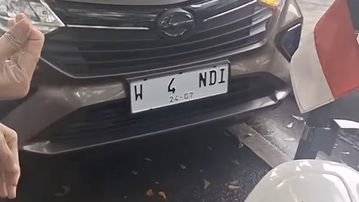 Array,Viral Mobil LCGC Pakai Nopol Nyeleneh: Depan W4NDI, Belakang T1ARA