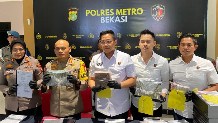 Array,Dana Hibah Atlet Difabel Bekasi Dikorupsi Rp 7,1 M, Ada yang buat Beli Innova Zenix