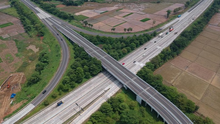 Beda Jalan Tol Pakai Material Aspal dan Beton, Kelebihan Material Aspal, Kekurangan Material Aspal, Kelebihan Material Beton, Kekurangan Material Beton