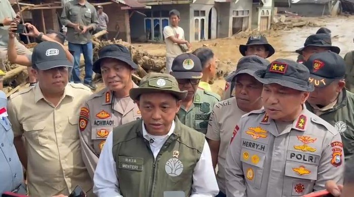 Array,Intip Garasi Menhut Raja Juli yang Diminta Mundur oleh Anggota DPR