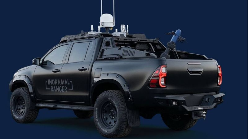 Array,Sangar! Toyota Hilux Ini Dimodifikasi Jadi Kendaraan Anti-Drone