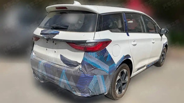 Array,BYD M6 Mau Ada Versi Barunya, Jadi Mobil Hybrid?