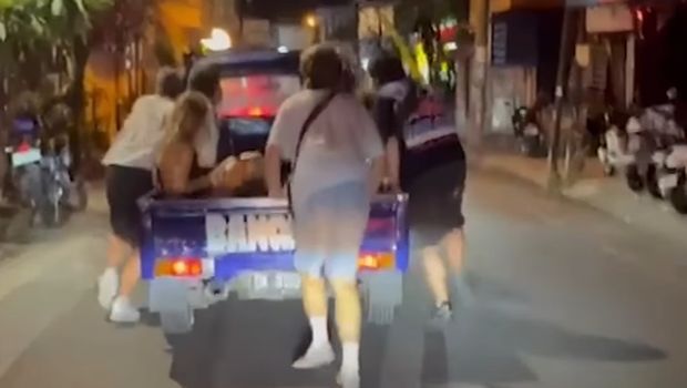 Array,Usai Denda Rp 200 Ribu, Polisi Kembalikan Pikap BangBus ke Bonnie Blue