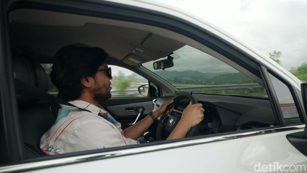 Array,Tenang di Tengah Padatnya Jalan Bali bersama Toyota New Veloz Hybrid
