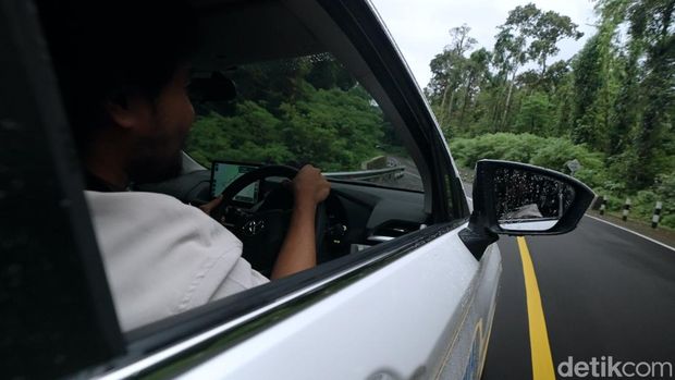Array,Konsumsi BBM Toyota Veloz Hybrid, Tembus Segini