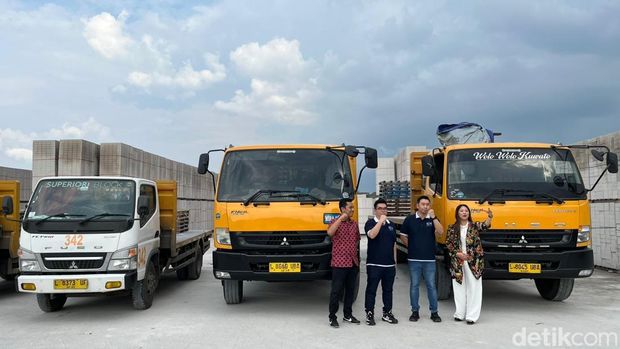 Array,Alasan Pengusaha Bata di Lamongan Pilih Truk Fuso untuk Logistik
