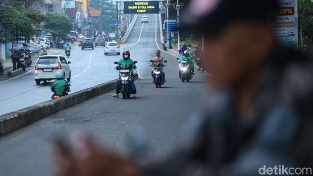 Array,Kenapa Pengendara di Indonesia Hobi Lawan Arah?