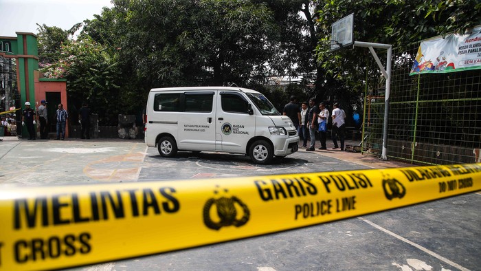Array,Kok Bisa Sopir Mobil MBG Salah Injak Pedal sampai Tabrak Puluhan Siswa SD?