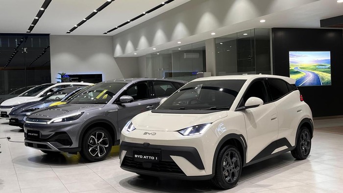 Array,5 Merek Mobil China Terlaris di Indonesia: Ada yang Naik 6 Kali Lipat!