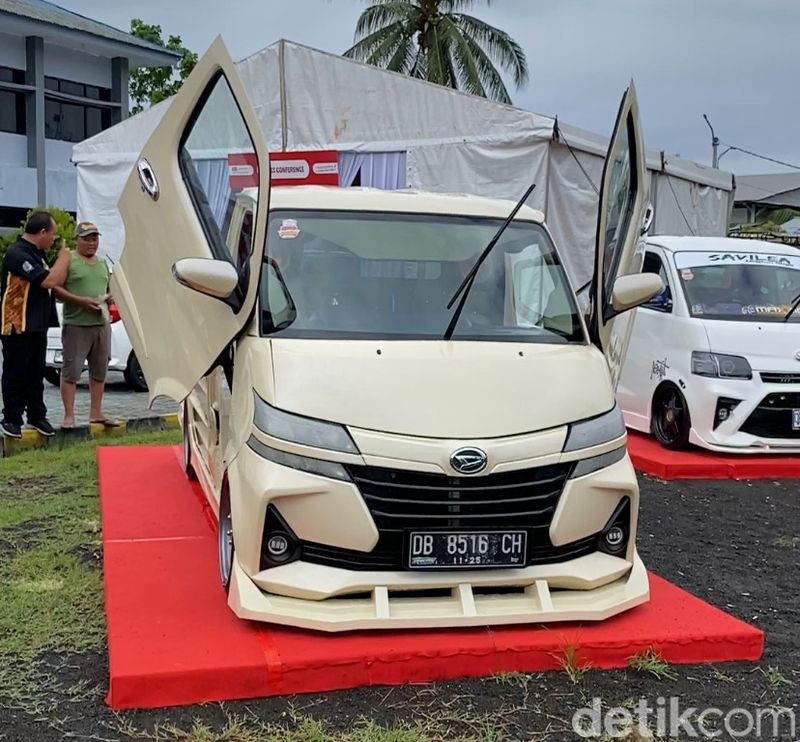 Array,Gran Max Pakai Wajah Xenia, Diceperin, Pakai Pintu Ala Lamborghini