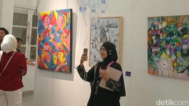 5 Keseruan yang Bisa Dilakukan di Kota Lama Semarang: Hunting Foto-Kulineran, 1. Belajar Sejarah Kota Lama Semarang, 2. Menikmati Berbagai Karya Seni, 3. Bersepeda Keliling Kawasan Kota Lama Semarang, 4. Hunting Foto, 5. Kulineran di Kafe dan Restoran