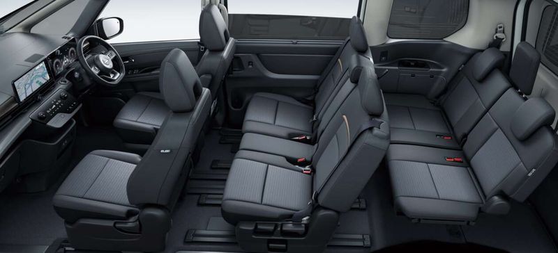 Array,Nissan Serena Disegarkan, Tampang Berubah Total
