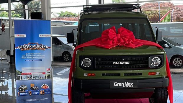 Array,Ini Sosok Guru yang Beruntung Beli Ayla Dapat Hadiah Gran Max Taft