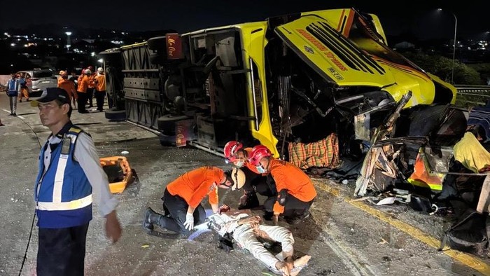 Array,Status Kelaikan Bus PO Cahaya Trans yang Kecelakaan di Tol Semarang