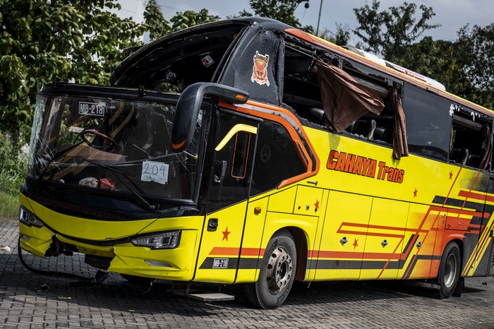 Array,Imbas Kecelakaan Maut di Tol Krapyak, Izin PO Cahaya Trans Dibekukan