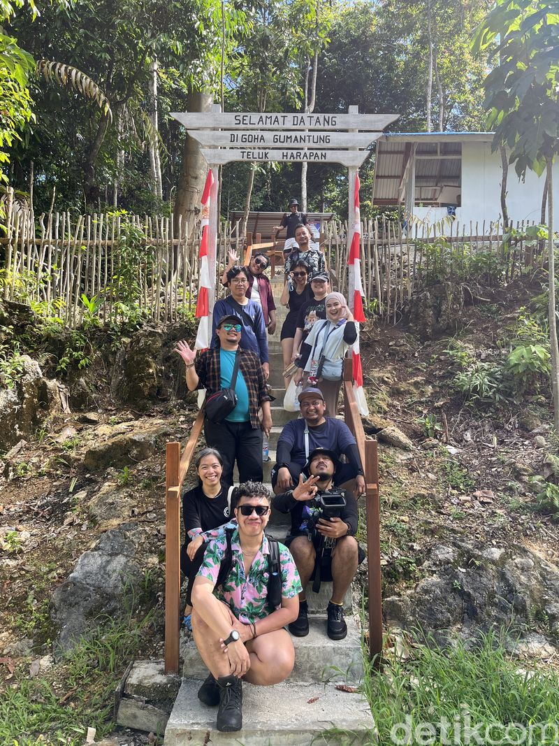 Array,Liburan ke Maratua, Kunjungi Hidden Gem Gua Gumantung