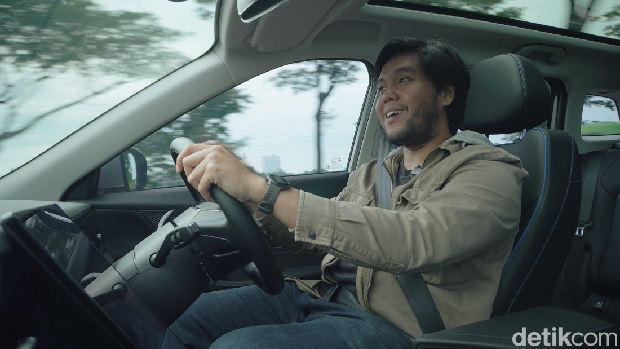 Jajal Jaecoo J5 EV: Rasanya 'Semurah' Harganya?, Harga Jaecoo J5 EV, Desain Ala SUV Eropa, Akomodasinya Juara!, Fitur yang Terasa Serius untuk Mobil di Bawah Rp 300 Juta, Performa Listrik yang Kuat, Ditopang Baterai Besar dan Jarak Tempuh Nyata, Impresi Berkendara ke Arah Nyaman, Bukan Fun!, Kekurangan Jaecoo J5 EV yang Perlu Diketahui Sejak Awal, Jadi, Apakah Jaecoo J5 EV Worth It?