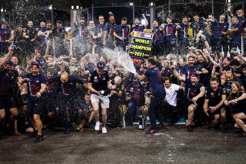Array,Honda Ucapkan Good Bye kepada Red Bull Group, Rangkul Aston Martin