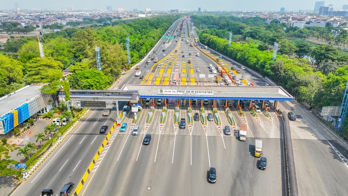 Array,Berlaku Mulai Hari Ini, Tarif Tol Bandara Soetta Naik Jadi Segini