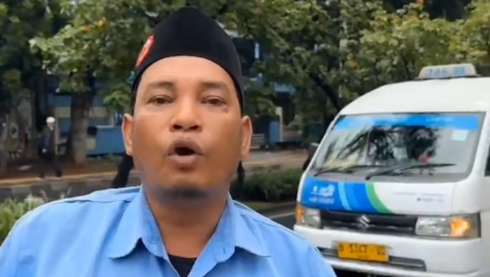 Array,Sopir JakLingko di Jaktim Bikin Resah, Penumpang Dihina 'Monyet'