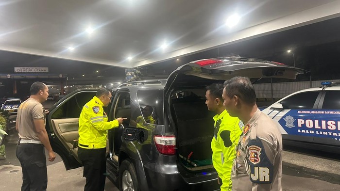 Array,Modus Sopir Fortuner Penimbun Solar Subsidi: Pakai 25 Barcode, Bagasi Dimodifikasi