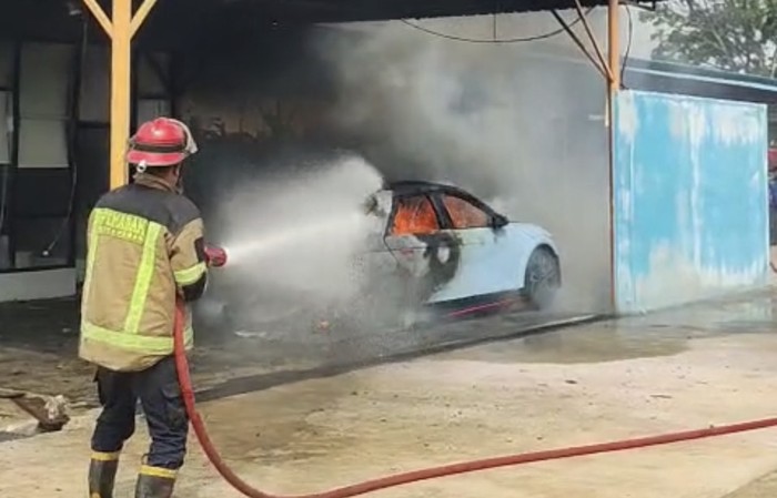 Array,KNKT Ungkap Potensi Bahaya Mobil Listrik