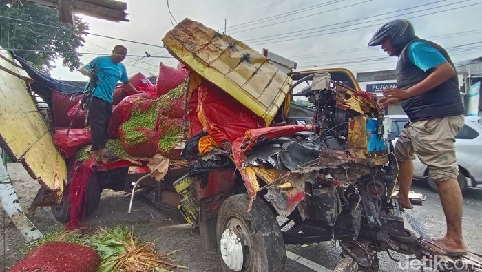 Array,Ngeri, Ibu Pulang dari Pasar Tewas Ditabrak Truk Ngebut