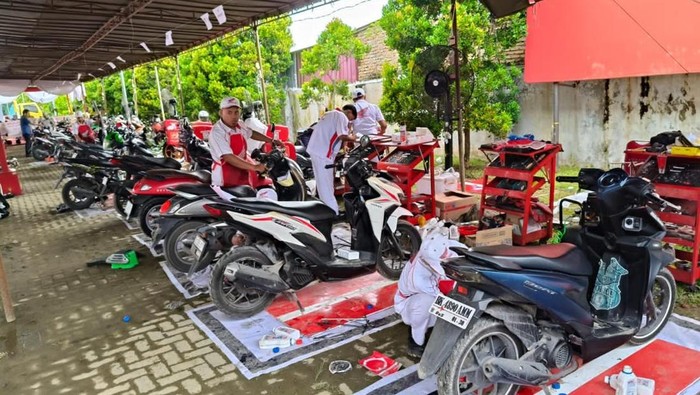 Array,Ribuan Motor Terdampak Banjir Sumatera Dapat Servis Gratis