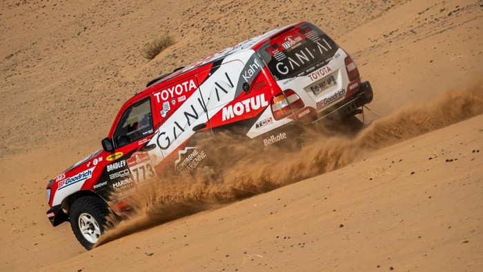 Array,Perjuangan Orang Indonesia Pertama Selesaikan Balapan Ekstrem Rally Dakar