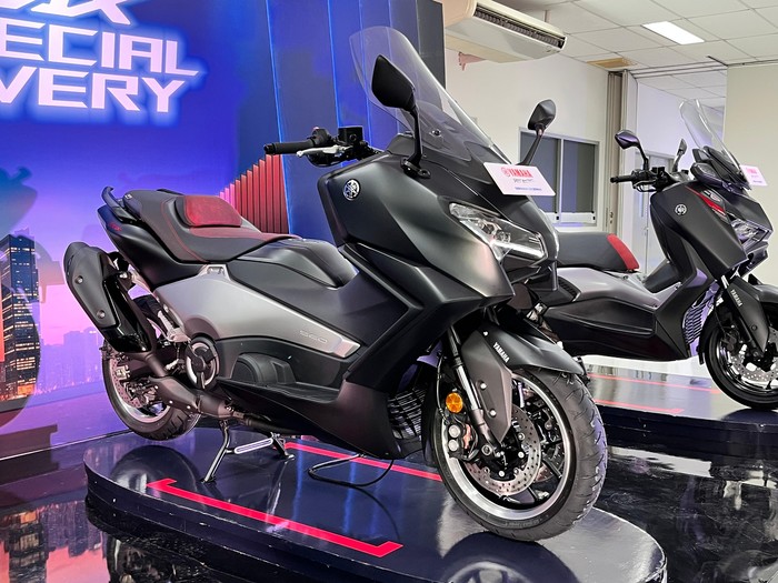 Array,Nggak Habis Pikir! Moge Matic Yamaha Seharga Innova Reborn Laku Keras di RI