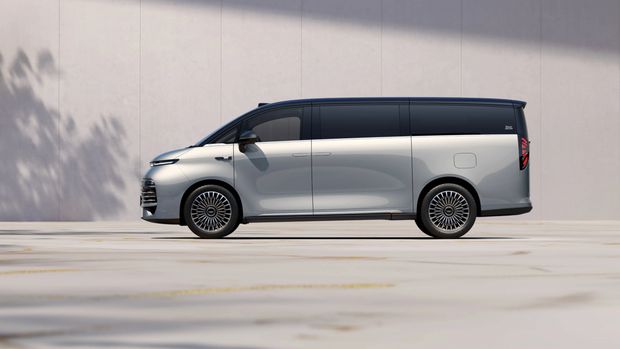 Array,MPV Baru Pesaing Alphard Meluncur, Harga Mulai Rp 657 Jutaan