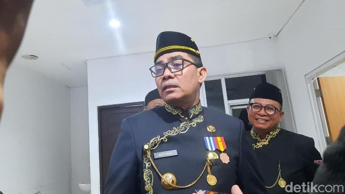 Array,Wali Kota Samarinda Sewa Mobil Rp 160 Juta/Bulan, Dipakai Buat Apa?