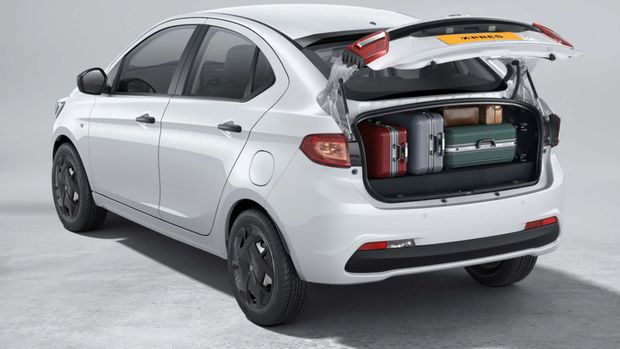 Array,Ada Mobil Sedan Baru Seharga Rp 102 Jutaan, Begini Spesifikasinya