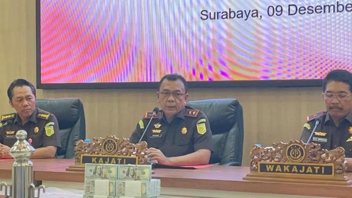Array,Isi Garasi Kajari Magetan yang Dicopot usai Menjabat 3 Bulan